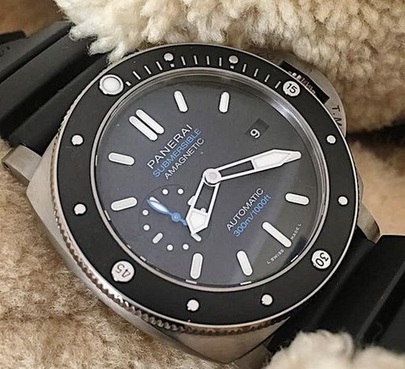 Panerai Luminor Submersible