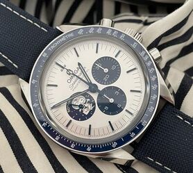OMEGA SPEEDMASTER SILVER SNOOPY AWARD