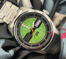 SEIKO 5 SPORTS HUF